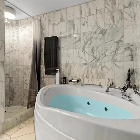 Amazing In With Wifi *